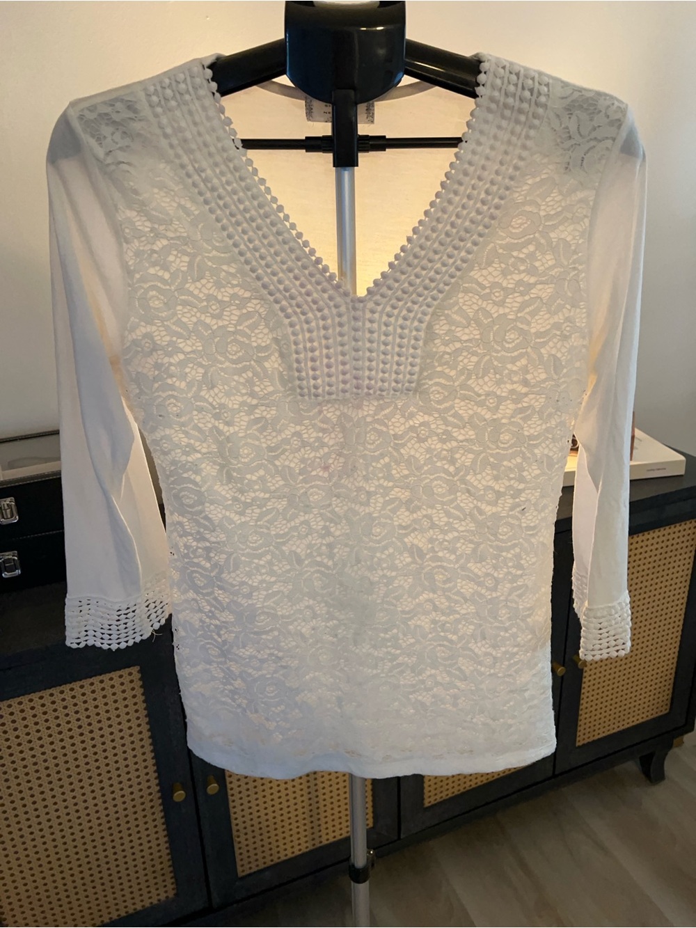 Women's White Lace V-Neck Crochet Trim Tunic